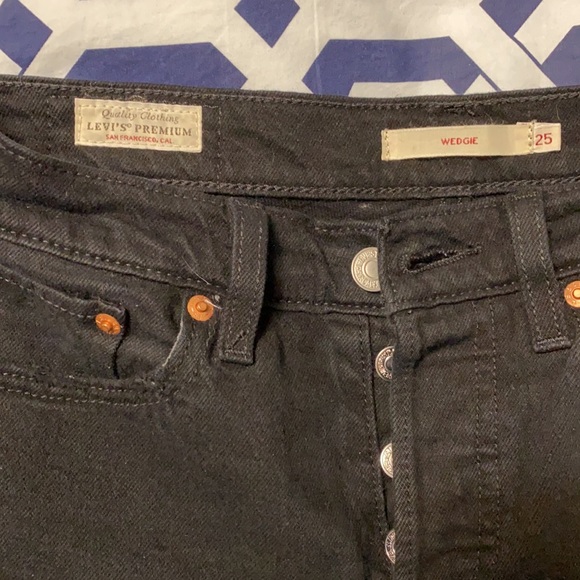 Levi’s Wedgie High Rise Jeans - Picture 4 of 6